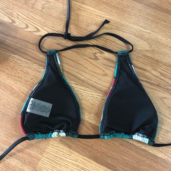 Five-O tropical anthurium triangle bikini top small - Picture 8 of 9